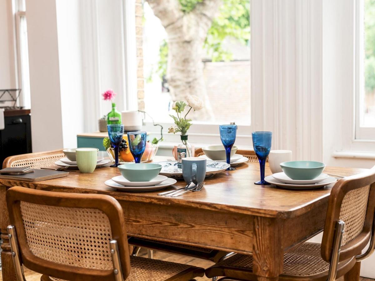 Pass The Keys Rustic And Quirky Flat In Charming Charlton Village ロンドン エクステリア 写真