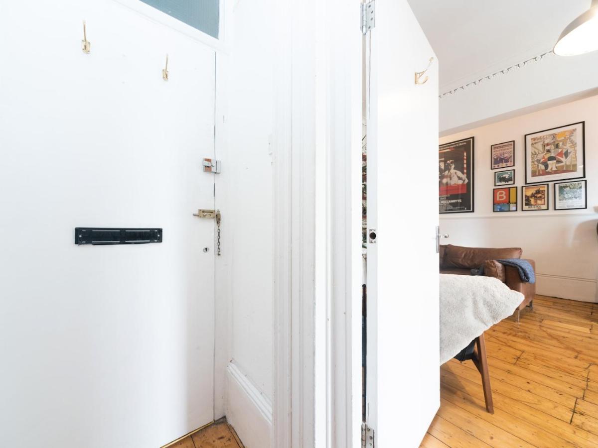 Pass The Keys Rustic And Quirky Flat In Charming Charlton Village ロンドン エクステリア 写真
