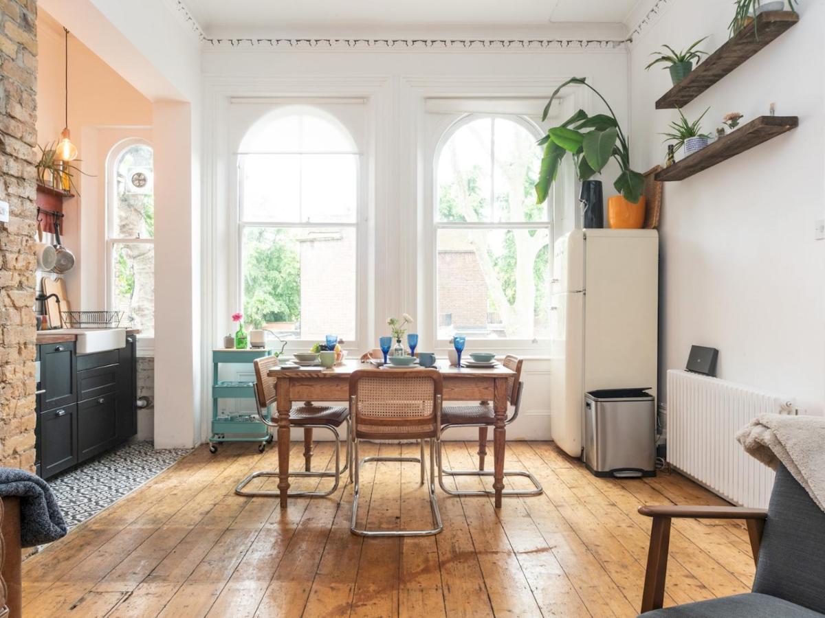 Pass The Keys Rustic And Quirky Flat In Charming Charlton Village ロンドン エクステリア 写真