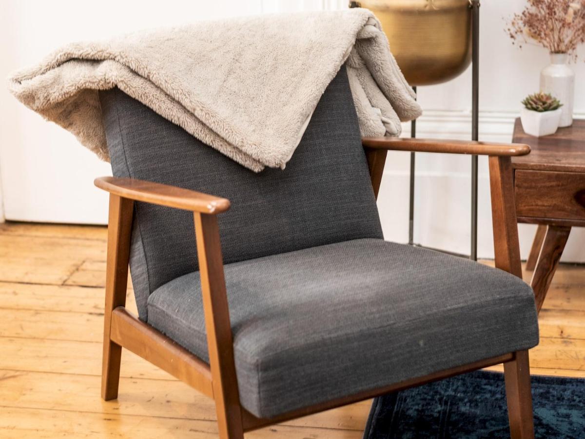 Pass The Keys Rustic And Quirky Flat In Charming Charlton Village ロンドン エクステリア 写真