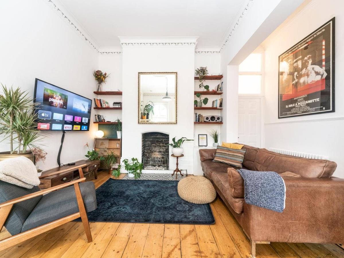 Pass The Keys Rustic And Quirky Flat In Charming Charlton Village ロンドン エクステリア 写真