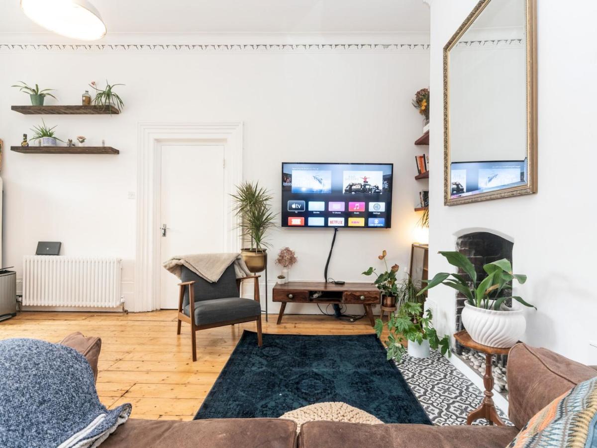 Pass The Keys Rustic And Quirky Flat In Charming Charlton Village ロンドン エクステリア 写真