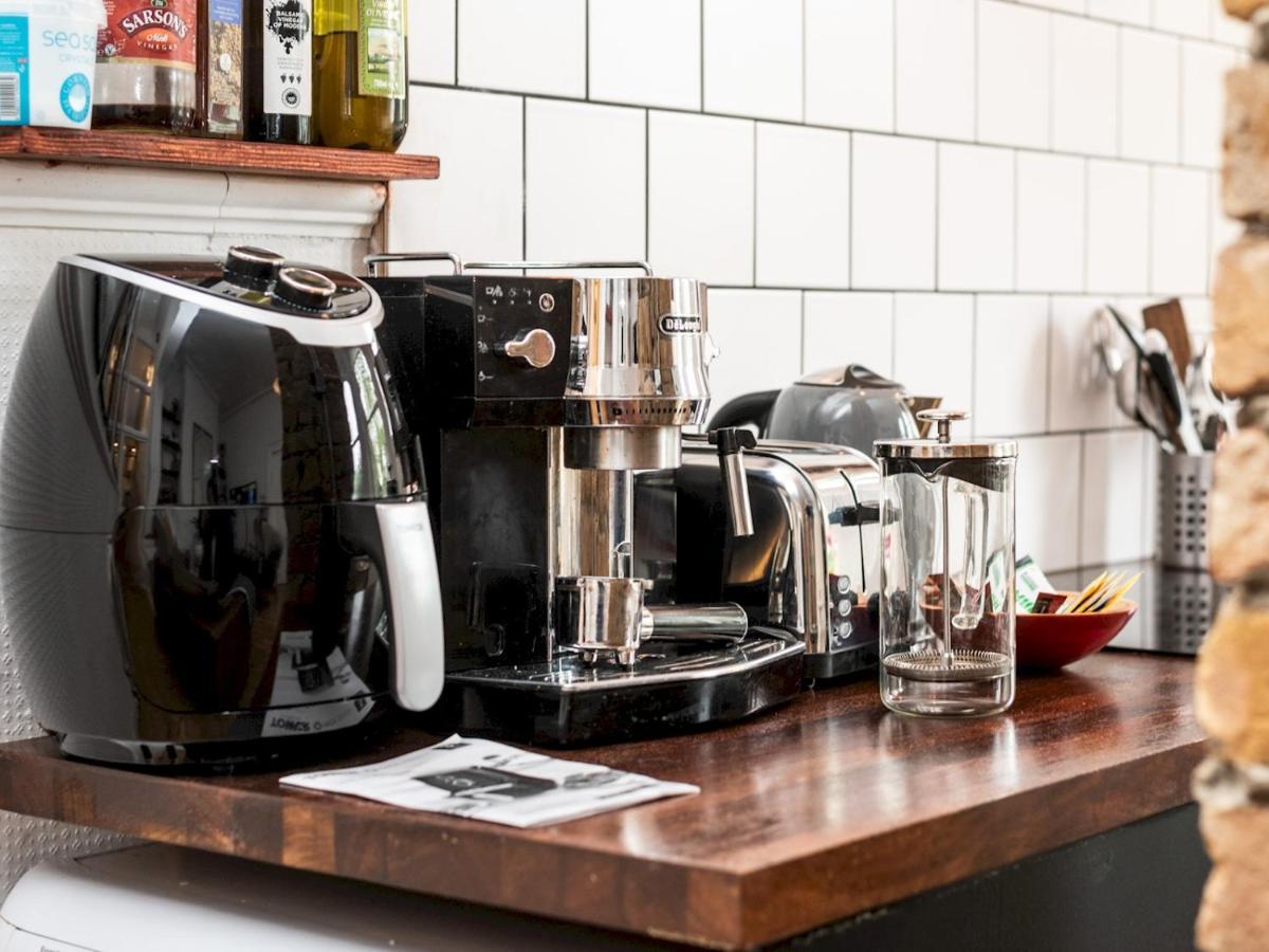 Pass The Keys Rustic And Quirky Flat In Charming Charlton Village ロンドン エクステリア 写真