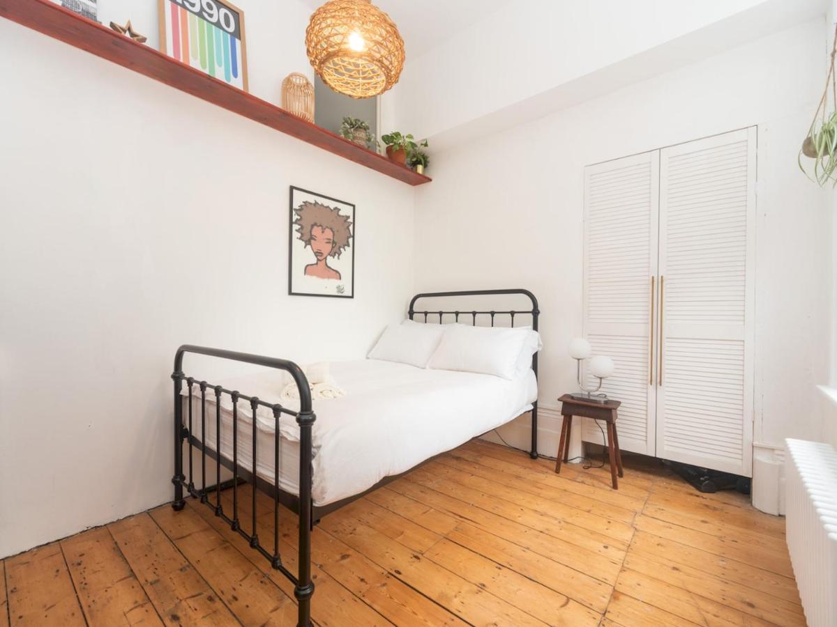 Pass The Keys Rustic And Quirky Flat In Charming Charlton Village ロンドン エクステリア 写真