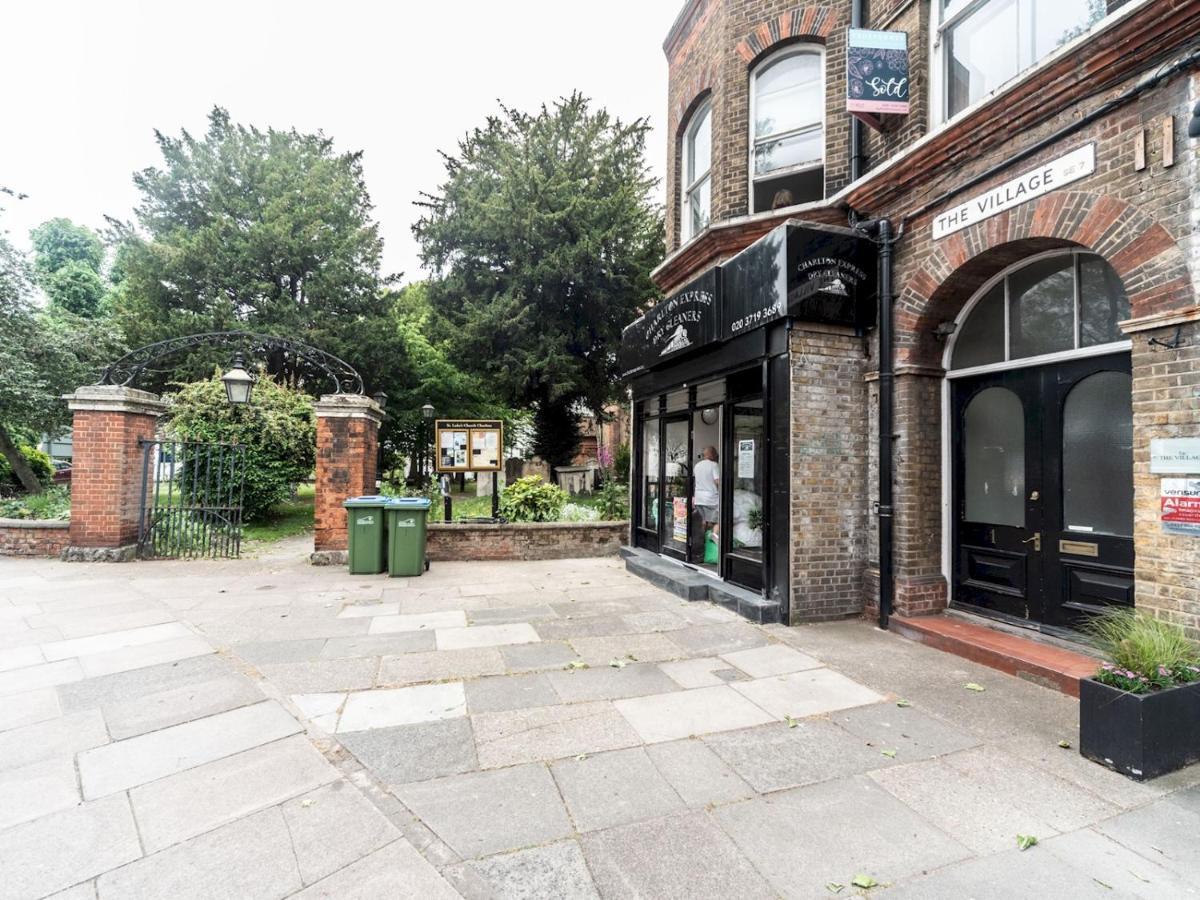 Pass The Keys Rustic And Quirky Flat In Charming Charlton Village ロンドン エクステリア 写真